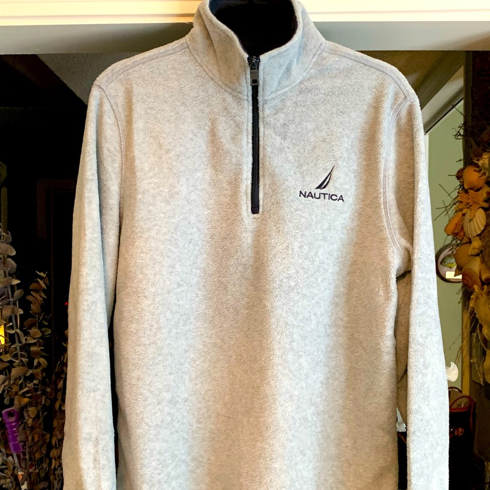 Nautica Small half zip pull over fleece jacket/shirt. Light Gray
